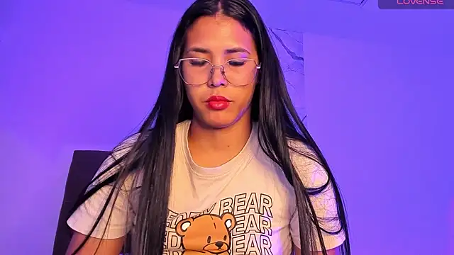 alysson 18 online show from November 18, 2025, 3:37 pm