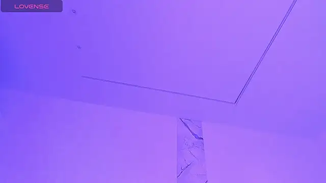 alysson 18 online show from December 3, 2025, 1:43 pm