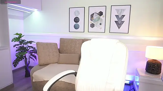 Snapshot of MaddyWattson chatting on December 2, 2025, 11:34 am MaddyWattson online show from December 2, 2025, 11:34 am