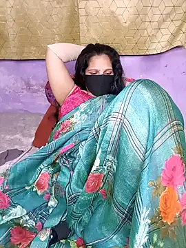 Snapshot of Rising_Smiler chatting on February 6, 2025, 6:56 pm Rising Smiler online show from February 6, 2025, 6:56 pm