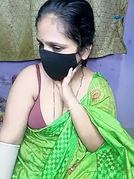 Snapshot of Rising_Smiler chatting on February 10, 2025, 6:35 pm Rising Smiler online show from February 10, 2025, 6:35 pm