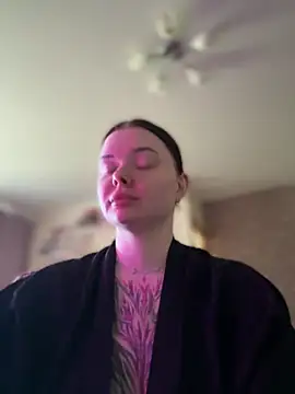 Snapshot of MommyDimitrescu_ chatting on May 19, 2026, 6:09 am MommyDimitrescu online show from May 19, 2026, 6:09 am