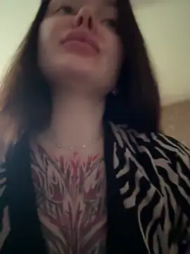 Snapshot of MommyDimitrescu_ chatting on May 26, 2026, 6:22 am MommyDimitrescu online show from May 26, 2026, 6:22 am