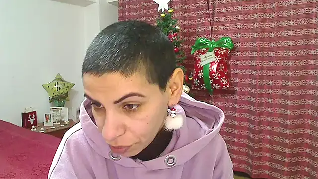 Snapshot of hotSANDRA_STARR chatting on February 18, 2026, 9:33 pm hotSANDRA STARR online show from February 18, 2026, 9:33 pm