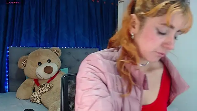 Snapshot of sarah_lovesu chatting on September 22, 2025, 8:37 pm sarah lovesu online show from September 22, 2025, 8:37 pm