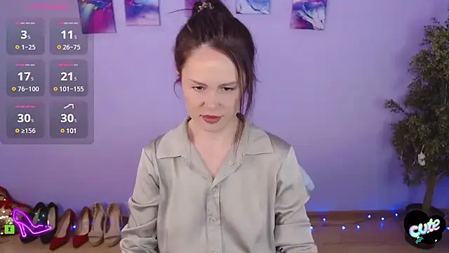 Snapshot of VickyGolden chatting on February 9, 2025, 8:32 am VickyGolden online show from February 9, 2025, 8:32 am