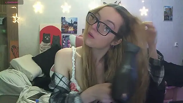 Snapshot of SecretSophia chatting on February 14, 2026, 6:13 am SecretSophia online show from February 14, 2026, 6:13 am