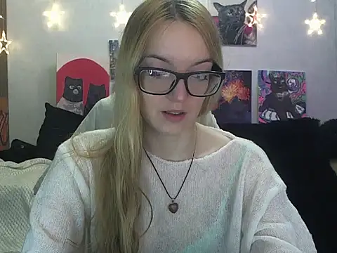 Snapshot of SecretSophia chatting on December 20, 2025, 10:12 pm SecretSophia online show from December 20, 2025, 10:12 pm