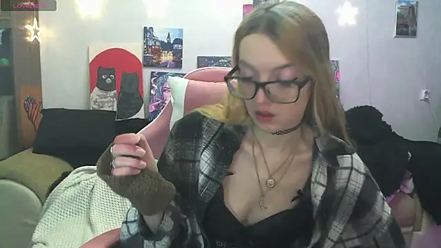 Snapshot of SecretSophia chatting on February 8, 2026, 10:18 pm SecretSophia online show from February 8, 2026, 10:18 pm