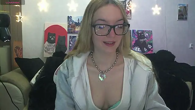 Snapshot of SecretSophia chatting on January 13, 2026, 5:39 pm SecretSophia online show from January 13, 2026, 5:39 pm