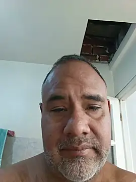 Snapshot of PhillDrake11 chatting on July 25, 2026, 12:44 pm PhillDrake11 online show from July 25, 2026, 12:44 pm