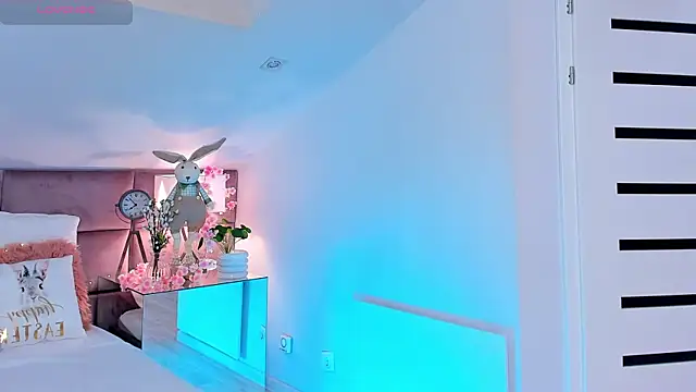 MiaMuse online show from April 2, 2026, 7:20 pm