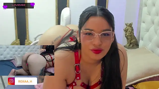 Snapshot of Roxahank chatting on February 9, 2026, 7:23 pm Roxahank online show from February 9, 2026, 7:23 pm