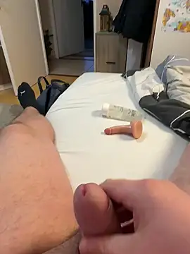 Tomi2244 online show from October 20, 2025, 3:45 pm