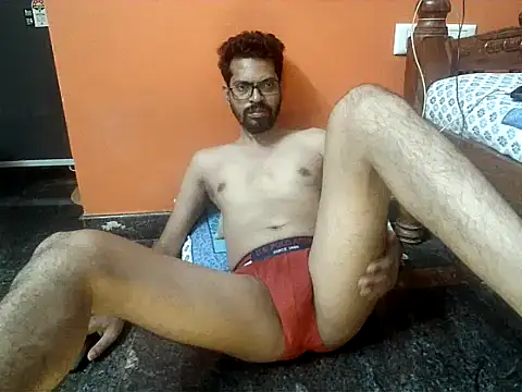 arhan3043 online show from November 3, 2025, 12:09 pm