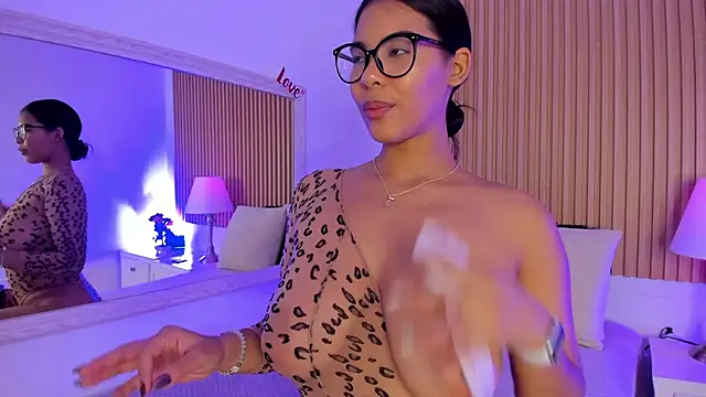 Snapshot of GenesisRuiz chatting on March 8, 2025, 6:37 pm GenesisRuiz online show from March 8, 2025, 6:37 pm