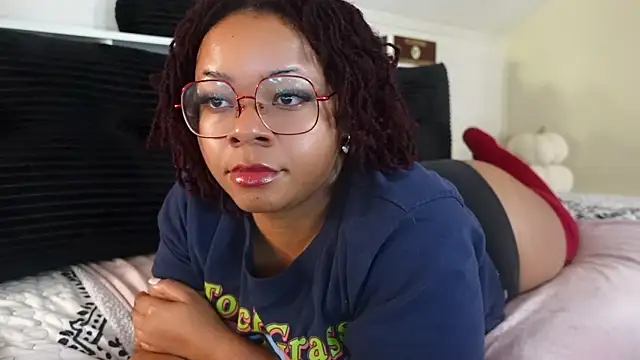 Snapshot of -khayaparker chatting on November 7, 2025, 8:13 pm -khayaparker online show from November 7, 2025, 8:13 pm