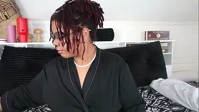 Snapshot of -khayaparker chatting on December 21, 2025, 5:25 pm -khayaparker online show from December 21, 2025, 5:25 pm