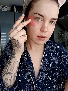 LazyTanukii online show from October 5, 2025, 6:59 am