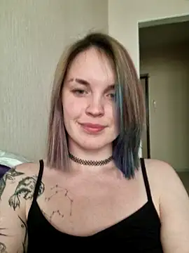 Snapshot of LazyTanukii chatting on July 5, 2026, 4:03 pm LazyTanukii online show from July 5, 2026, 4:03 pm