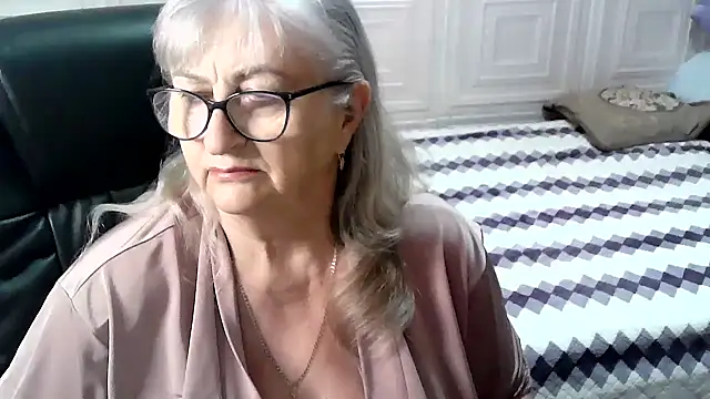 Snapshot of LolkaAlyss chatting on November 26, 2025, 2:00 am LolkaAlyss online show from November 26, 2025, 2:00 am