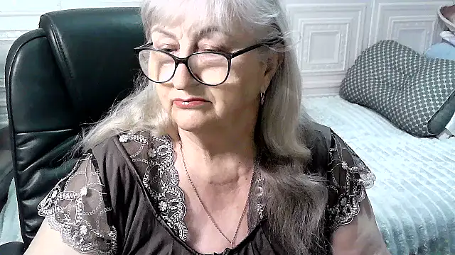 Snapshot of LolkaAlyss chatting on April 18, 2026, 4:42 pm LolkaAlyss online show from April 18, 2026, 4:42 pm