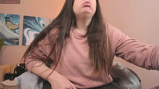 BattyMoll online show from February 26, 2025, 3:32 pm