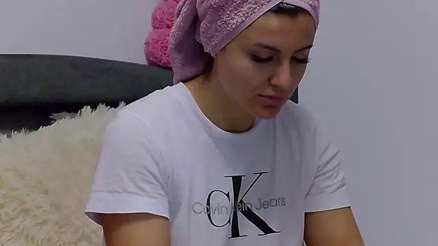 NicolePlay online show from April 1, 2026, 5:20 am