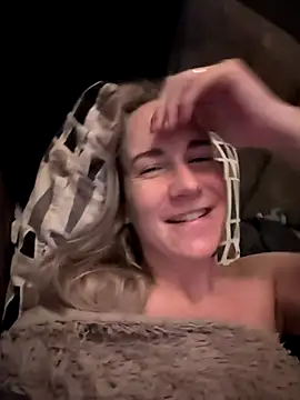 NaomiAndFriends online show from December 2, 2025, 5:31 am