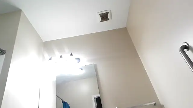 Snapshot of RinsingWood84 chatting on January 19, 2026, 12:31 pm RinsingWood84 online show from January 19, 2026, 12:31 pm