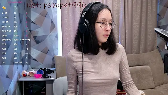 aliiiiiina online show from September 21, 2025, 9:58 am