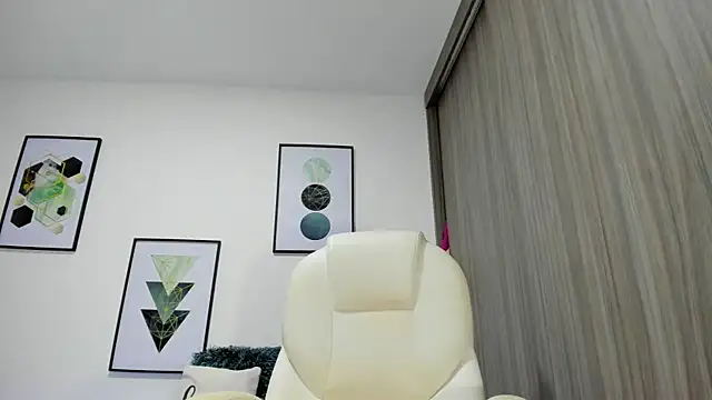 Snapshot of Paty37 chatting on April 24, 2026, 12:45 am Paty37 online show from April 24, 2026, 12:45 am