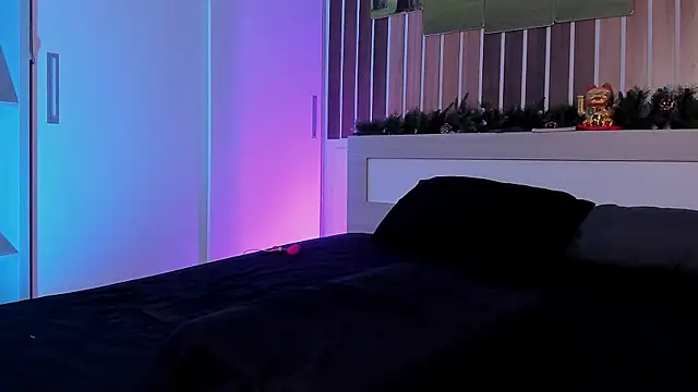 Dora Banks online show from December 17, 2025, 10:20 am