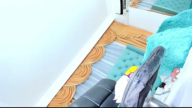 Snapshot of Tamara_18 chatting on February 27, 2025, 9:58 pm Tamara 18 online show from February 27, 2025, 9:58 pm