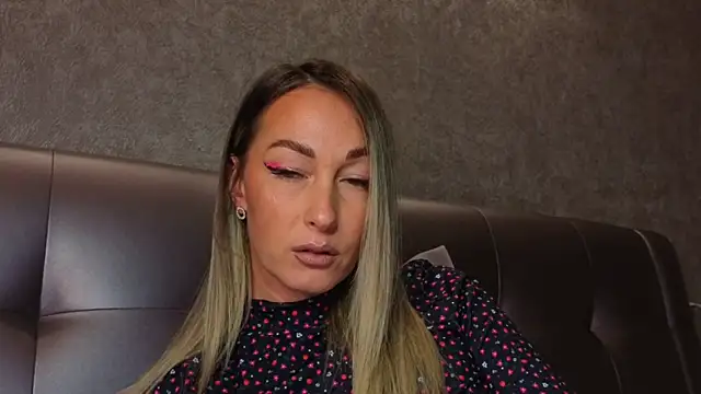 Snapshot of StarryHanna chatting on October 15, 2025, 9:12 pm StarryHanna online show from October 15, 2025, 9:12 pm