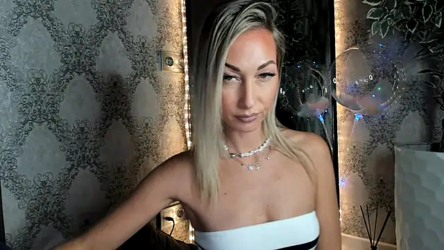 Snapshot of StarryHanna chatting on March 17, 2025, 10:40 pm StarryHanna online show from March 17, 2025, 10:40 pm