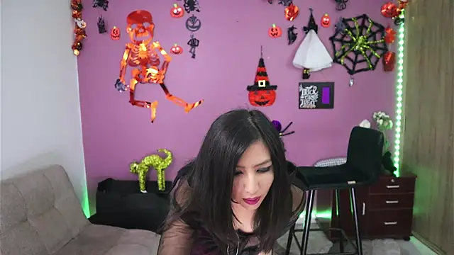 Snapshot of Steph_F chatting on November 1, 2025, 5:03 am Steph F online show from November 1, 2025, 5:03 am