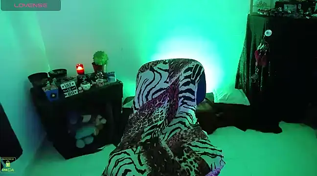 Snapshot of Alexa-Sweet69 chatting on December 19, 2024, 5:07 am Alexa-Sweet69 online show from December 19, 2024, 5:07 am