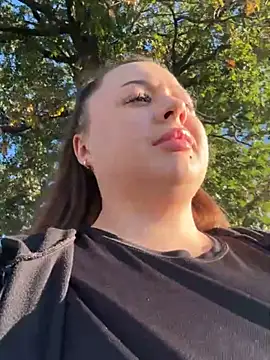 Snapshot of Sara_Slow chatting on September 27, 2025, 2:23 pm Sara Slow online show from September 27, 2025, 2:23 pm