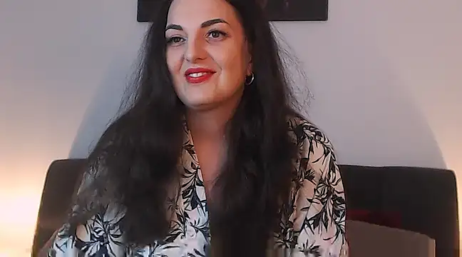 Snapshot of itsyourlady chatting on December 28, 2024, 12:45 pm itsyourlady online show from December 28, 2024, 12:45 pm