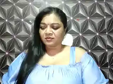 Snapshot of IndianDelia chatting on June 21, 2026, 4:24 pm IndianDelia online show from June 21, 2026, 4:24 pm