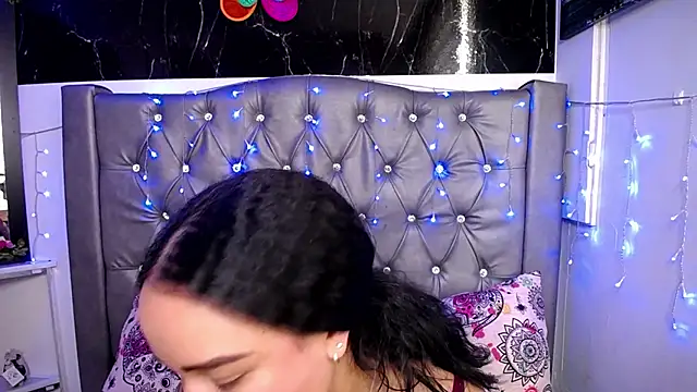 Snapshot of LAILAGUMMY chatting on February 19, 2025, 5:38 pm LAILAGUMMY online show from February 19, 2025, 5:38 pm
