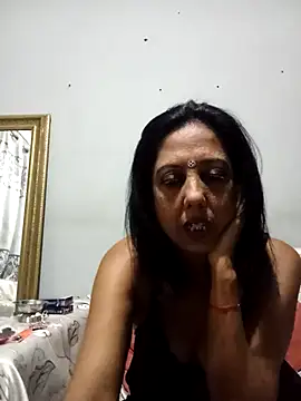 Snapshot of Mahi4luv chatting on May 9, 2026, 11:52 pm Mahi4luv online show from May 9, 2026, 11:52 pm