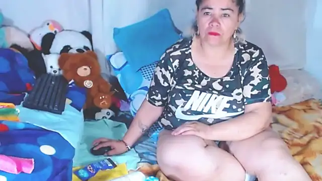 estrellita fugaz16x online show from October 7, 2025, 3:51 am