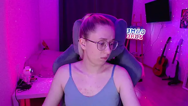 AnabelFrel online show from December 15, 2024, 12:40 am