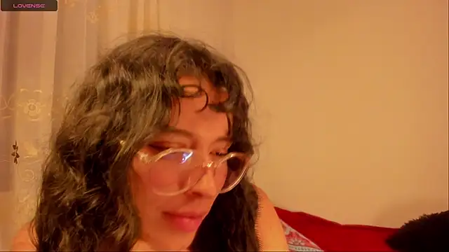 Snapshot of aluna_0310 chatting on January 8, 2025, 11:30 pm aluna 0310 online show from January 8, 2025, 11:30 pm