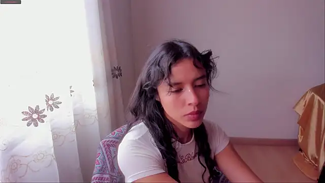 Snapshot of aluna_0310 chatting on October 9, 2025, 4:51 pm aluna 0310 online show from October 9, 2025, 4:51 pm