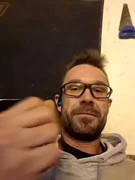 Mick8711 online show from December 19, 2025, 3:03 pm