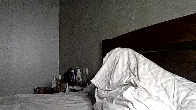 Snapshot of JulianaGold1 chatting on February 14, 2026, 6:52 pm JulianaGold1 online show from February 14, 2026, 6:52 pm