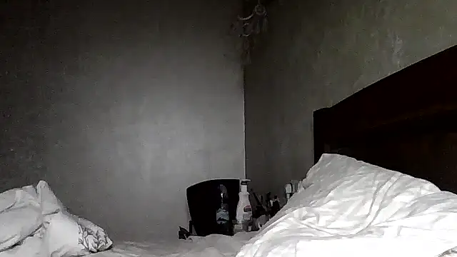 Snapshot of JulianaGold1 chatting on March 2, 2026, 7:43 pm JulianaGold1 online show from March 2, 2026, 7:43 pm